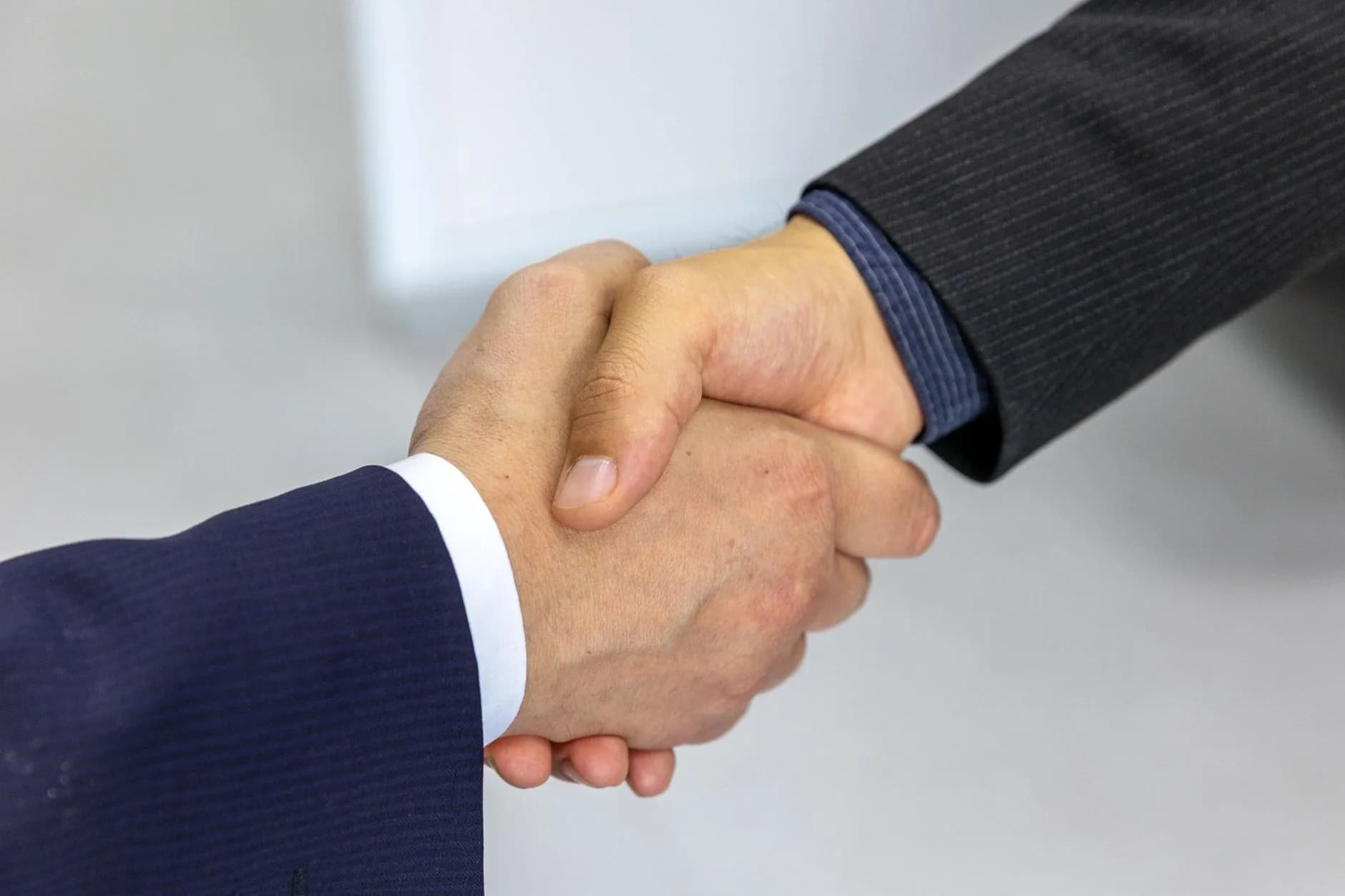 The 30-day money-back promise, sealed on a handshake